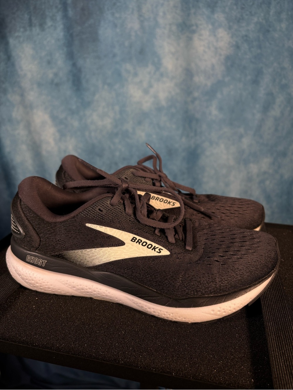 Brooks Ghost 16 Women’s Size 8.5 Running Shoes Charcoal Gray White